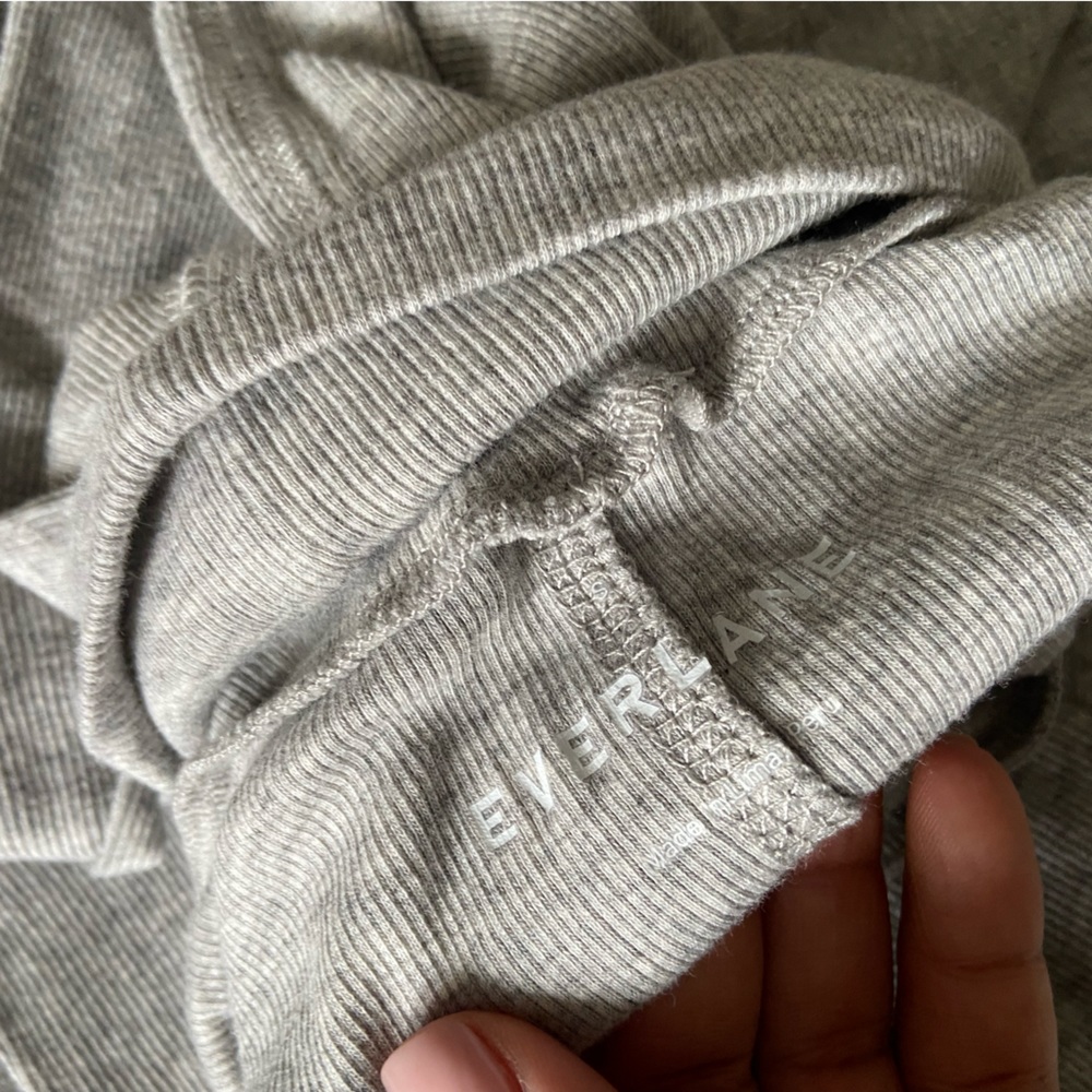 Gray ribbed long sleeve turtle shirt. Good condition.